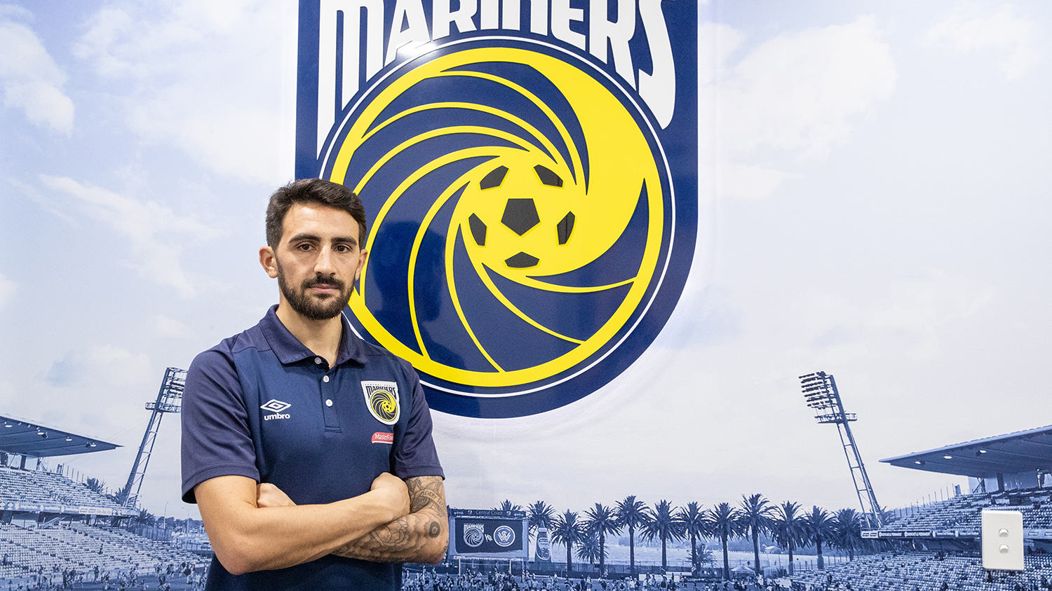 Mariners sign former Premier League midfielder, Jem Karacan