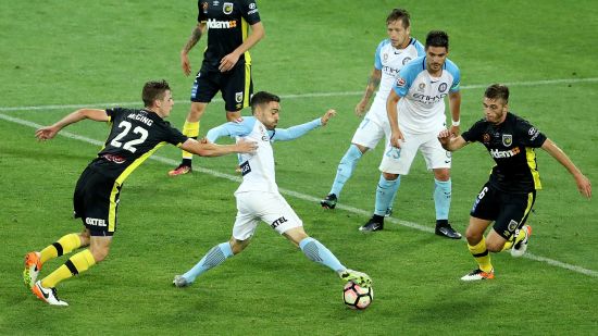 Courageous 10-man Mariners fight for narrow loss to City