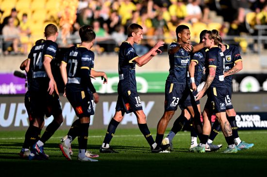 Super Mariners spoil Phoenix party in biggest away win since 2011